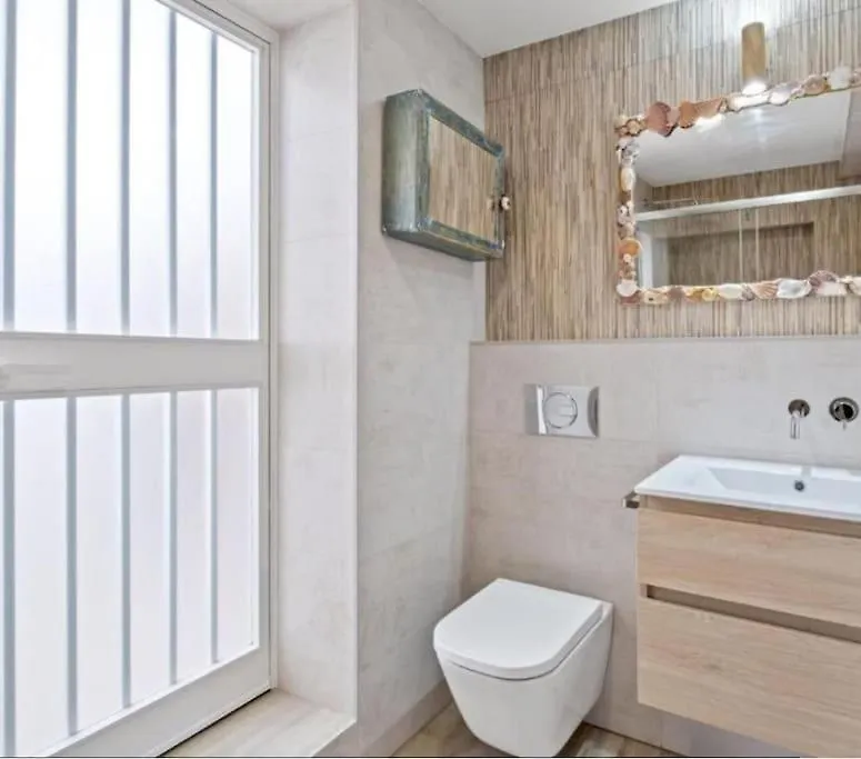 Malaga Beach House Apartment